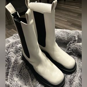 Black and white leather platform boots never worn size 8